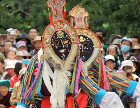 Dansare i mask
