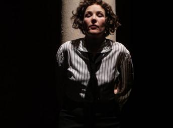 Den sårade divan en föreställning med Göteborgs Dramatiska Teater på Teater Slava