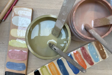 Färg till keramik, färgprover. Från kurs på Dieselverkstaden