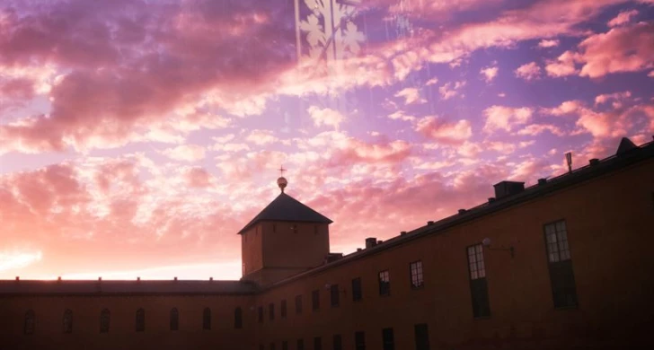 Narvavägen 17 i skymningen