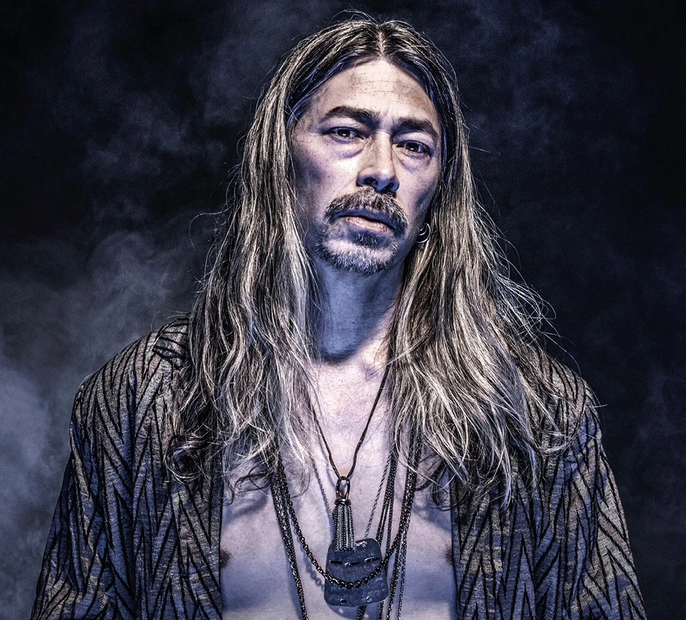 Affisch Vernon Subutex. På bilden: Kristofer Kamiyasu.