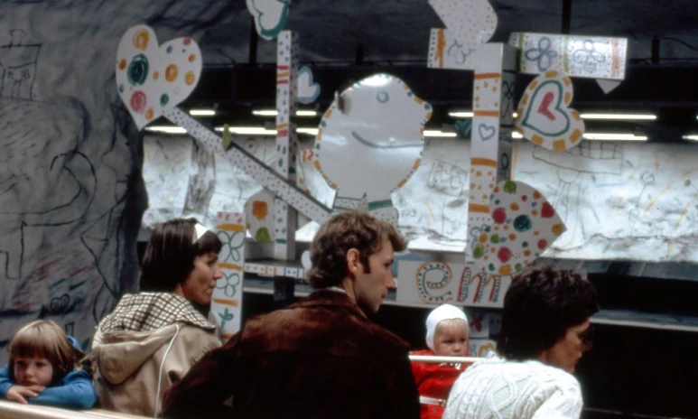 år 1976, Hallonbergens tunnelbanestation