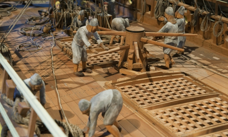 Detalj från modell av skeppet Vasa på Vasamuseet.