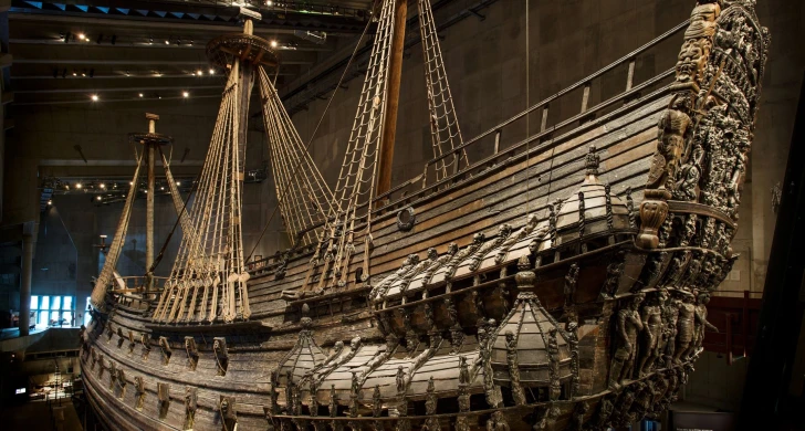 Skeppet Vasa inne på Vasamuseet.