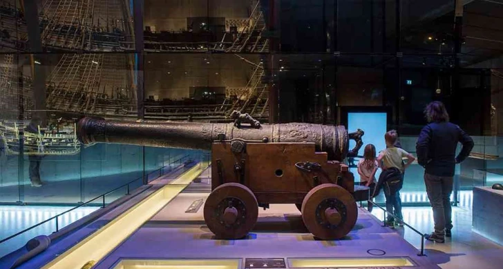 Originalkanoner på Vasamuseet.