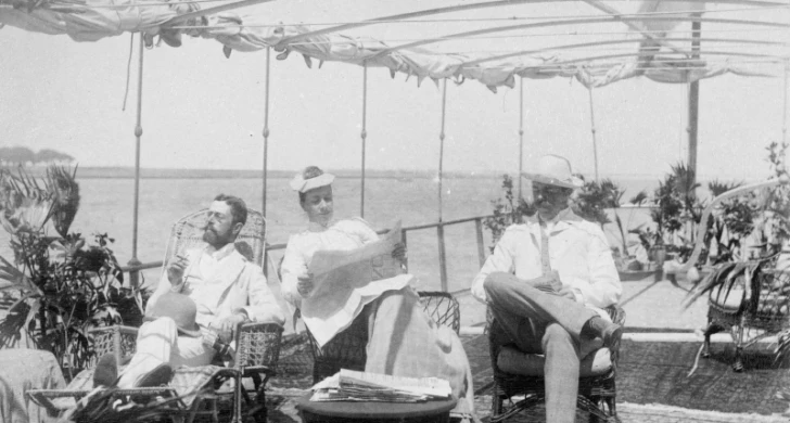 Drottning Victoria var en pionjär inom dokumentärfotografin och är känd för sina bilder från resan till Egypten 1890–1891. Foto ur den Bernadotteska fotosamlingen