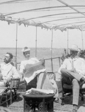 Drottning Victoria var en pionjär inom dokumentärfotografin och är känd för sina bilder från resan till Egypten 1890–1891. Foto ur den Bernadotteska fotosamlingen