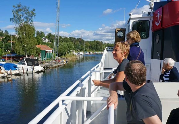 https://www.welma.se/wp-content/uploads/2022/06/02_slottsutflykt-skokloster-boat-stromma-kanalbolaget.webp
