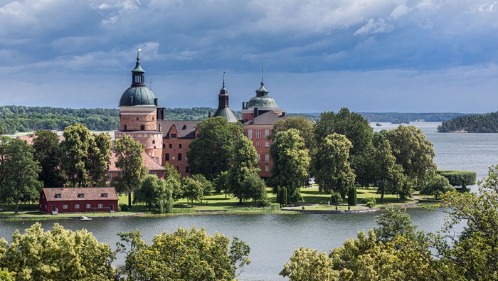 https://www.welma.se/wp-content/uploads/2022/06/Gripsholm_fran_Hjorthagensberget1_Juli2019_FotoYAH-1.jpg