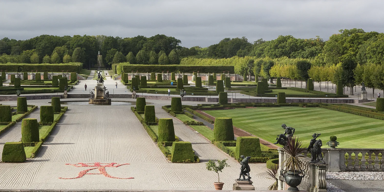 https://www.welma.se/wp-content/uploads/2022/06/drottningholm-barocktradgarden-foto-lisa-raihle-rehback.webp