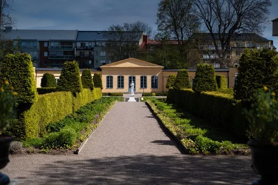 https://www.welma.se/wp-content/uploads/2022/06/linnes-tradgard-24-900x600-2.webp