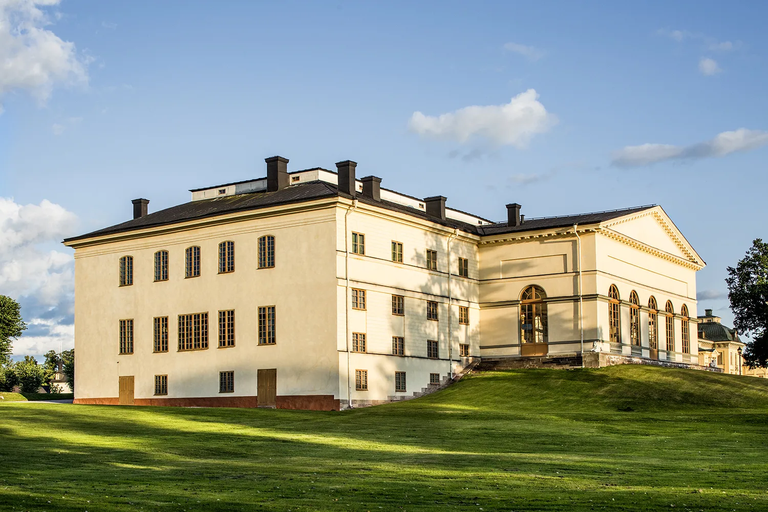 https://www.welma.se/wp-content/uploads/2023/06/Drottningholms-Slottsteater-exteriör-norr-Tove-Falk-Olsson.webp