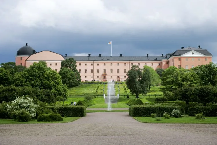 https://www.welma.se/wp-content/uploads/2024/02/uppsala-slott-2004-botaniska-tradgarden-2-750x500-1.webp