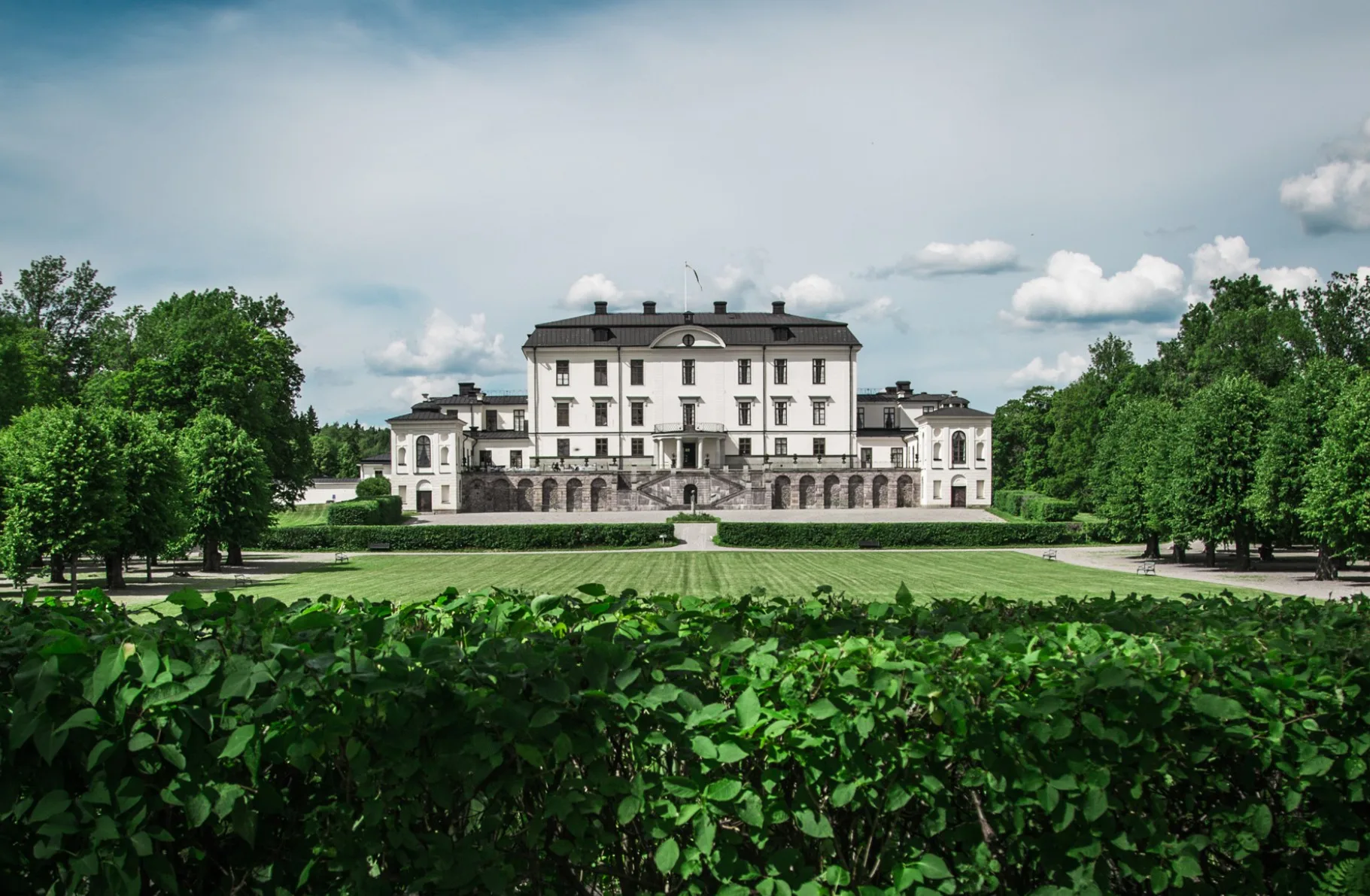https://www.welma.se/wp-content/uploads/2025/06/rosersbergs-slott.webp